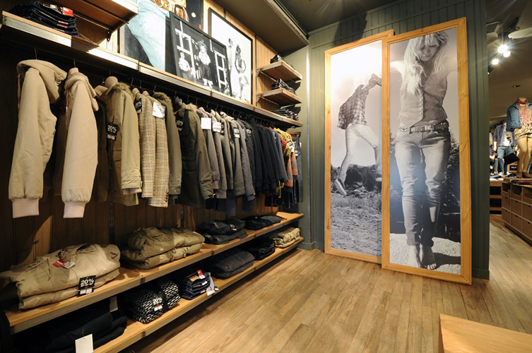 Levi's